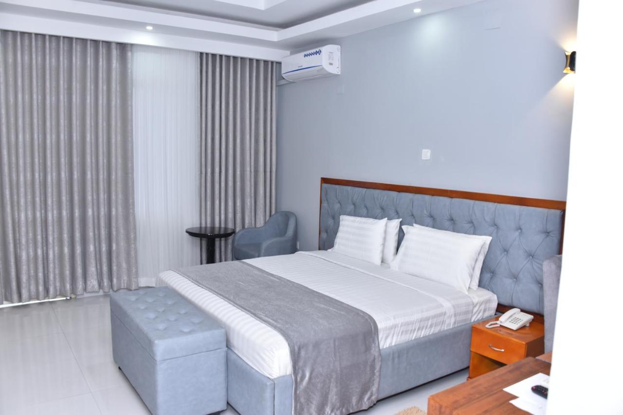 King'S Conference Centre Hotel Bujumbura Bagian luar foto